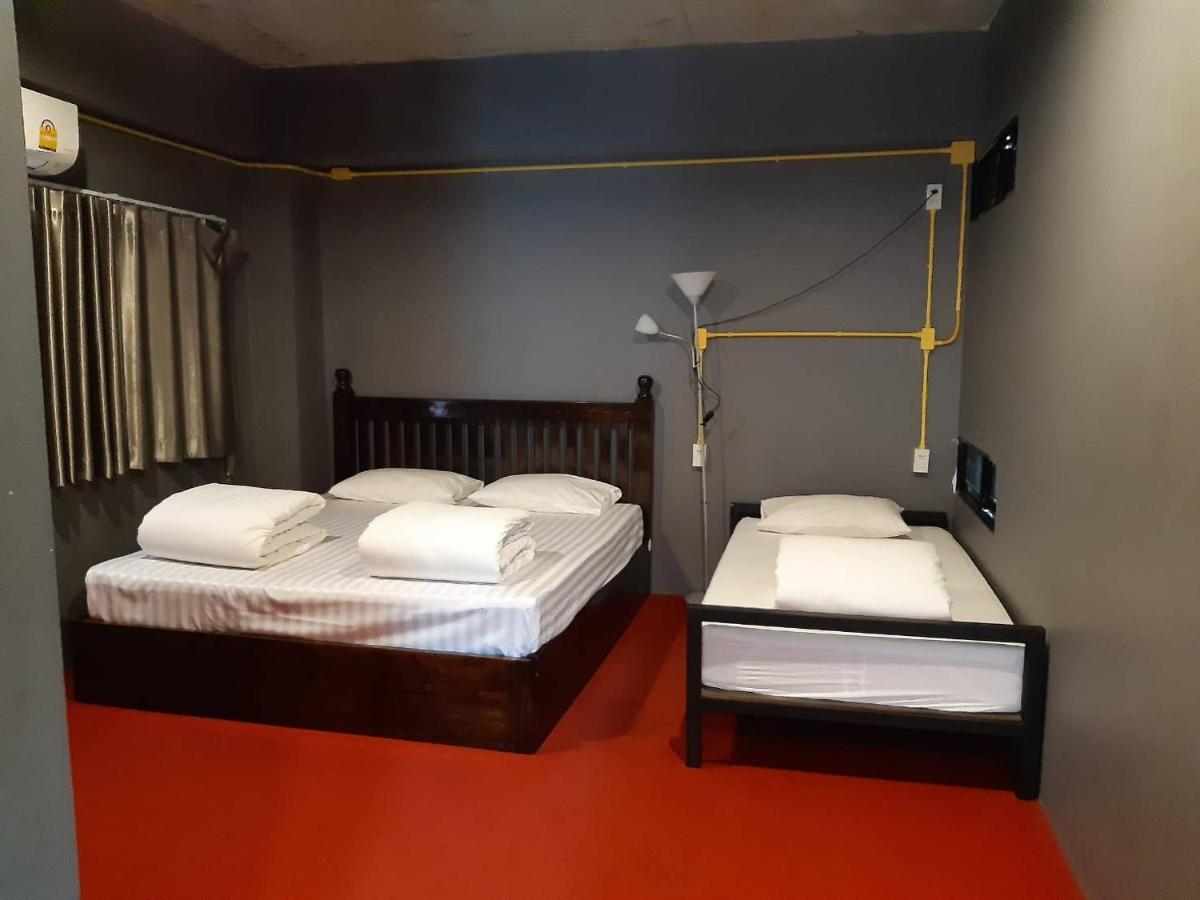 248 Street Hostel Chiang Mai Esterno foto